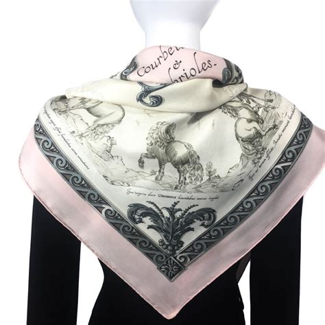 courbettes et cabrioles – HERMES© Scarf Blog by Carre de Paris©